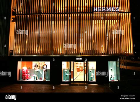 hermes cheaper hong kong singapore|hermes singapore price.